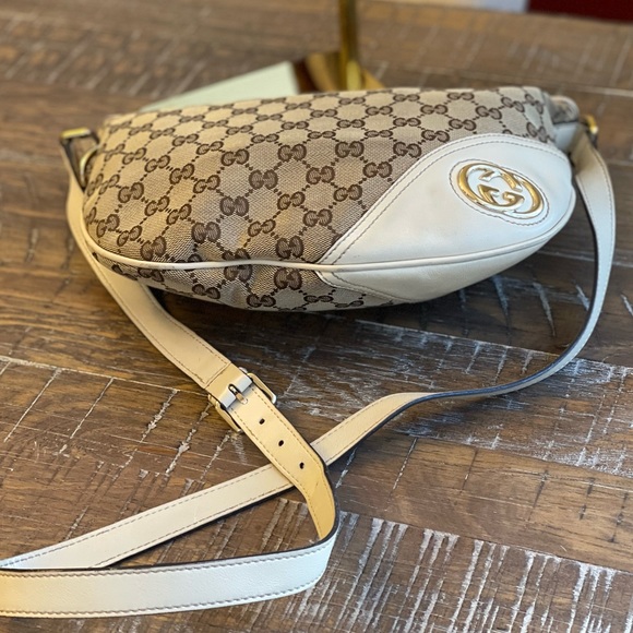 🌺 AUTH Gucci Monogram Crossbody Bag 🌺 BEAUTIFUL - Picture 11 of 16